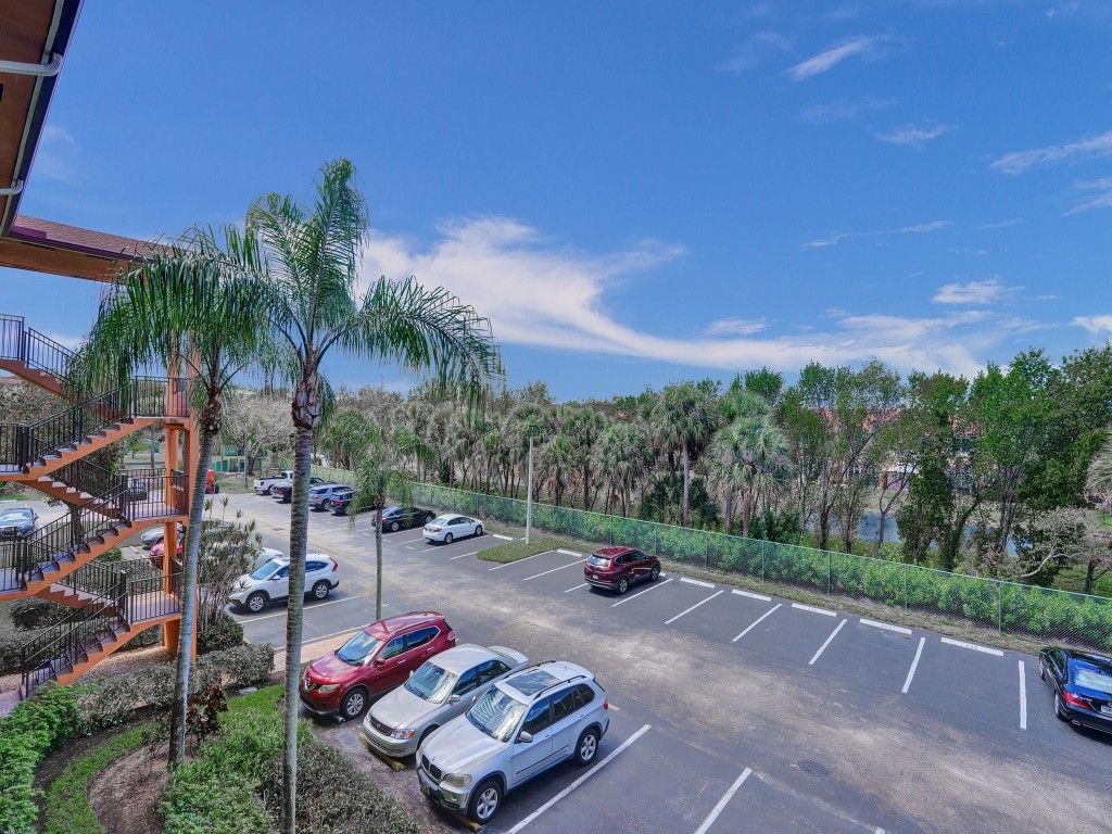 701 SW 142nd Avenue, Unit 311, Pembroke Pines, FL 33027 Photo