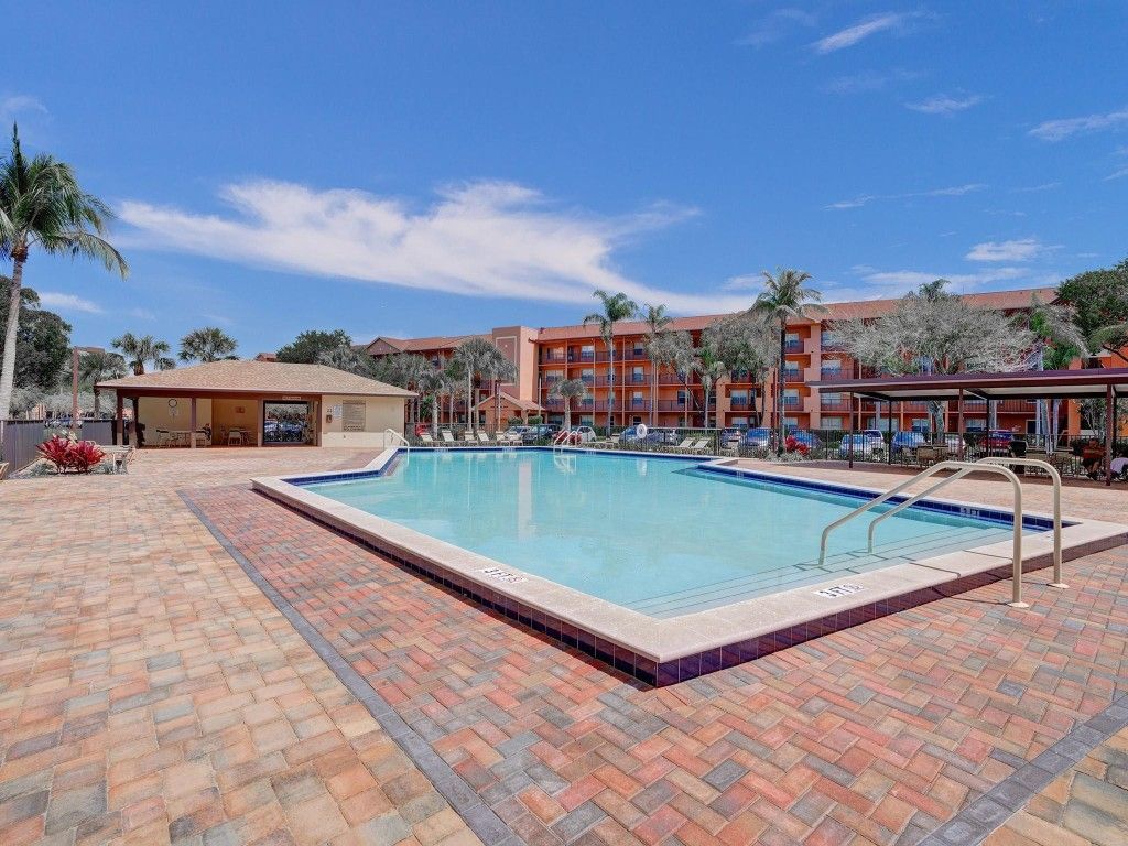 701 SW 142nd Avenue, Unit 311, Pembroke Pines, FL 33027 Photo