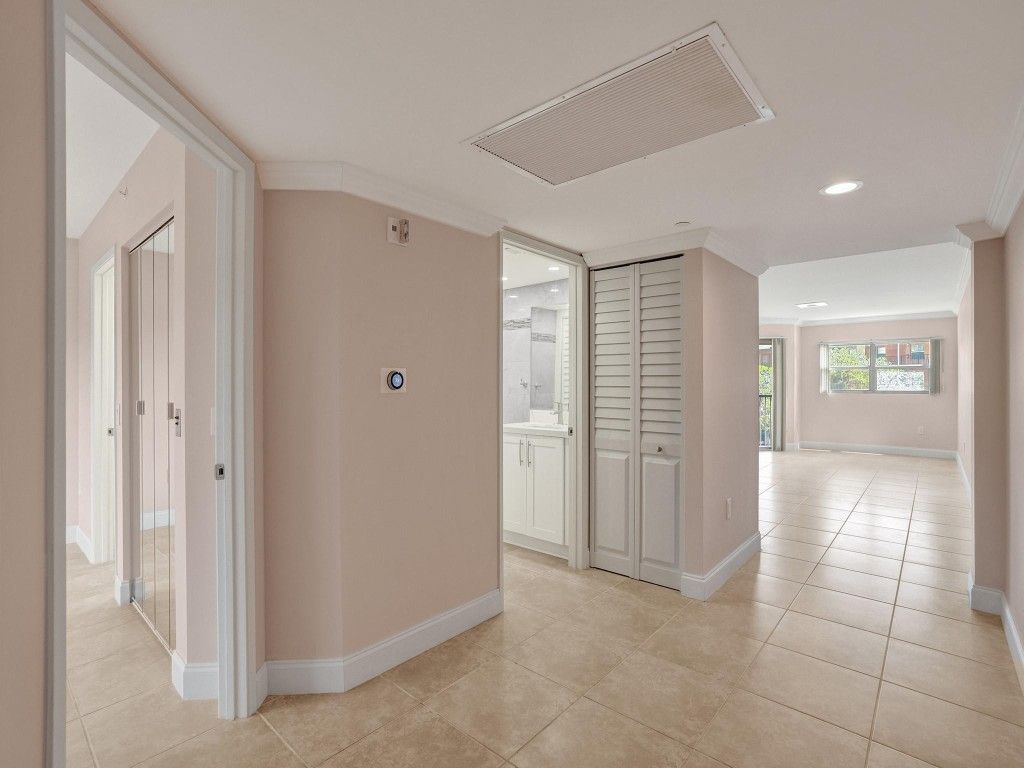 701 SW 142nd Avenue, Unit 311, Pembroke Pines, FL 33027 Photo