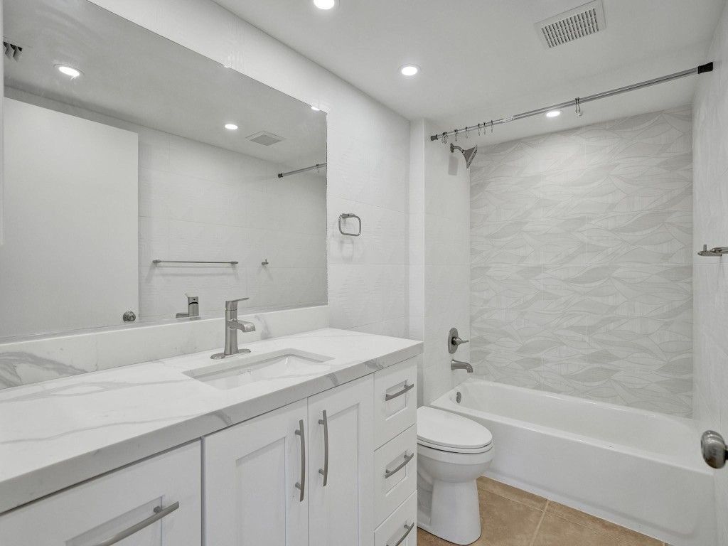 701 SW 142nd Avenue, Unit 311, Pembroke Pines, FL 33027 Photo