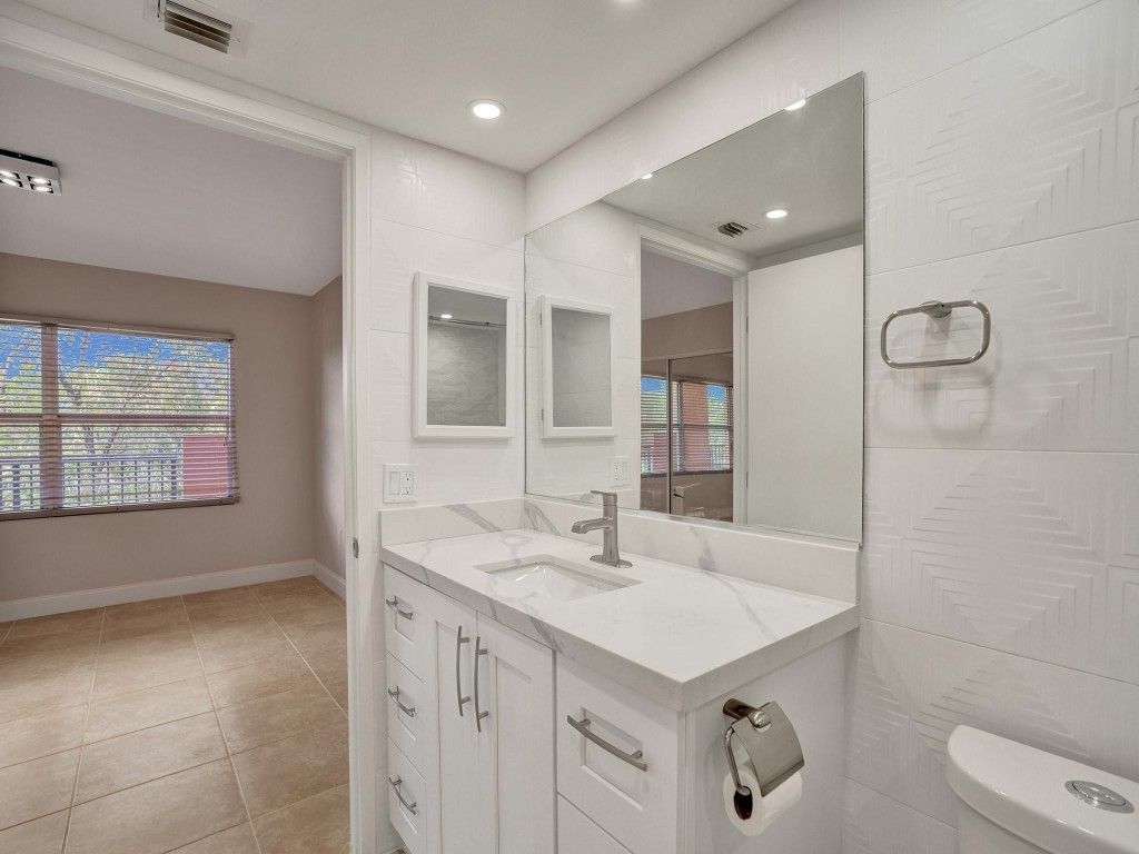 701 SW 142nd Avenue, Unit 311, Pembroke Pines, FL 33027 Photo