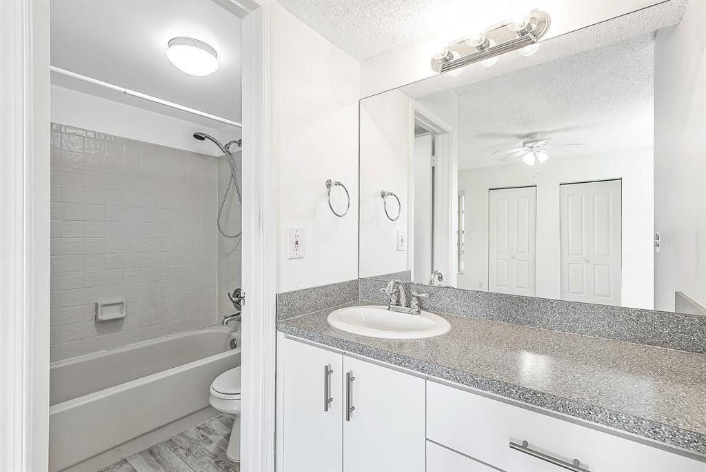 911 Twin Lakes Drive, Unit 3-N, Coral Springs, FL 33071 Photo