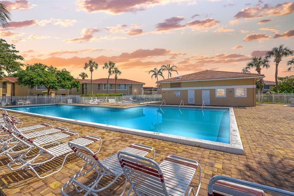 911 Twin Lakes Drive, Unit 3-N, Coral Springs, FL 33071 Photo