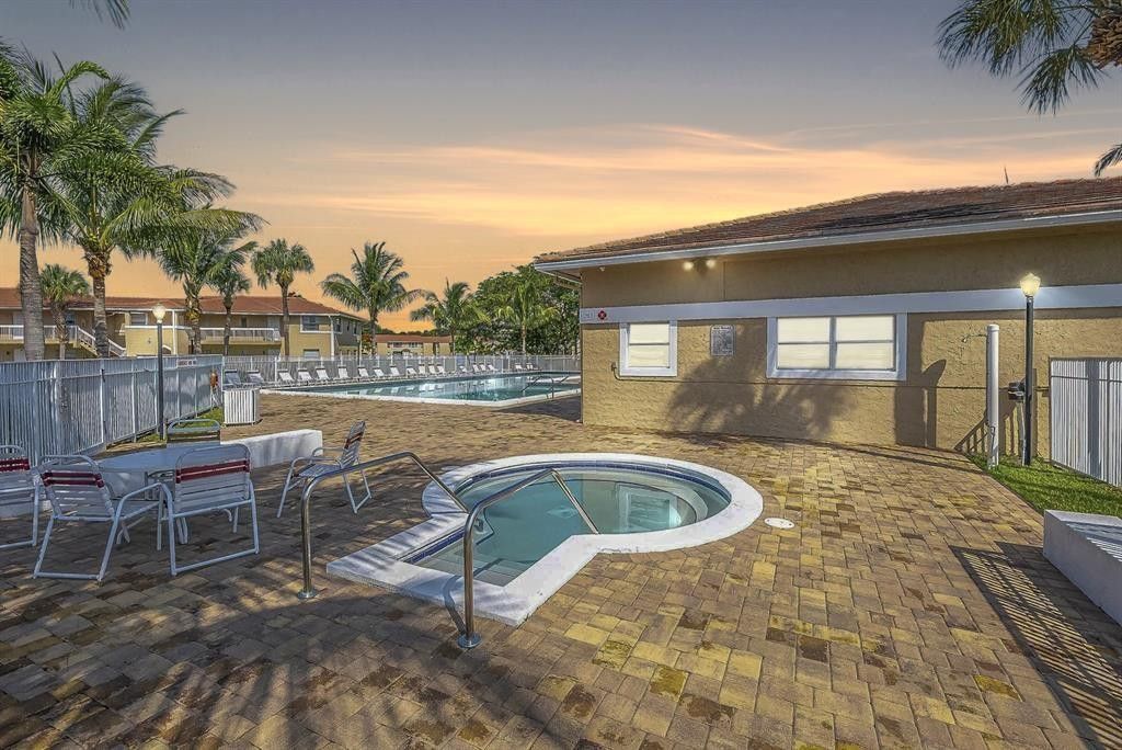 911 Twin Lakes Drive, Unit 3-N, Coral Springs, FL 33071 Photo