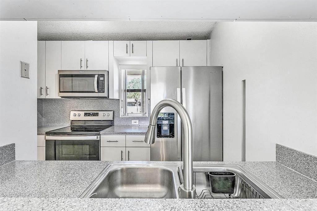 911 Twin Lakes Drive, Unit 3-N, Coral Springs, FL 33071 Photo