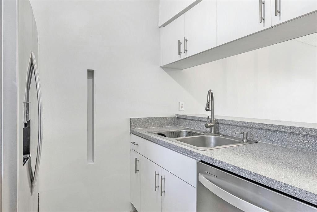 911 Twin Lakes Drive, Unit 3-N, Coral Springs, FL 33071 Photo