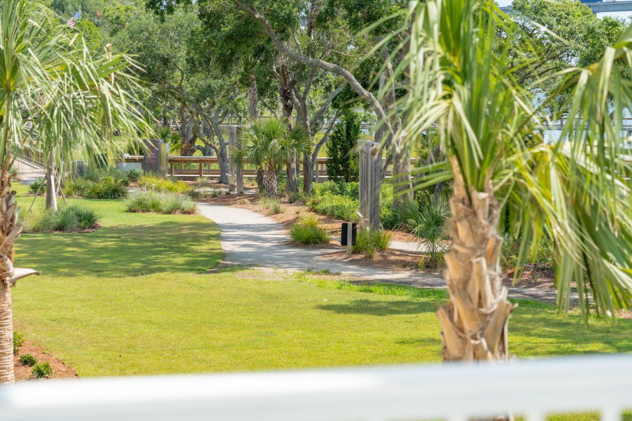 540 Helmsman Street Photo 11