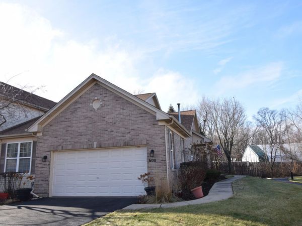 600 Countryfield Lane, Elgin, IL 60120