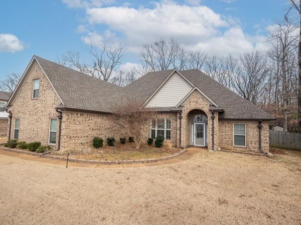 4732 HUNTERS GLADE LN, Bartlett, TN 38002