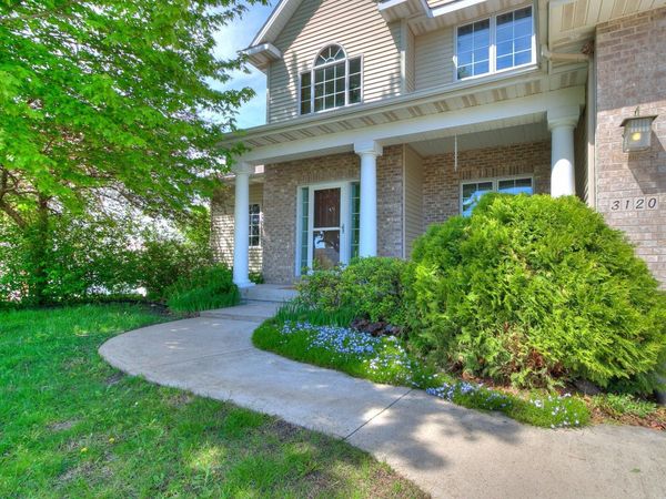 3120 Roxboro Drive, Ames, IA 50010