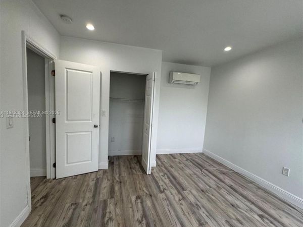 1248 Marseille Dr, Unit 4, Miami Beach, FL 33141