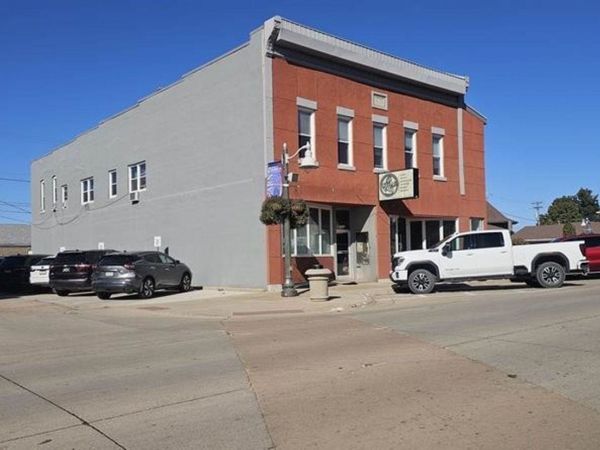 919 6 Avenue, Dewitt, IA 52742