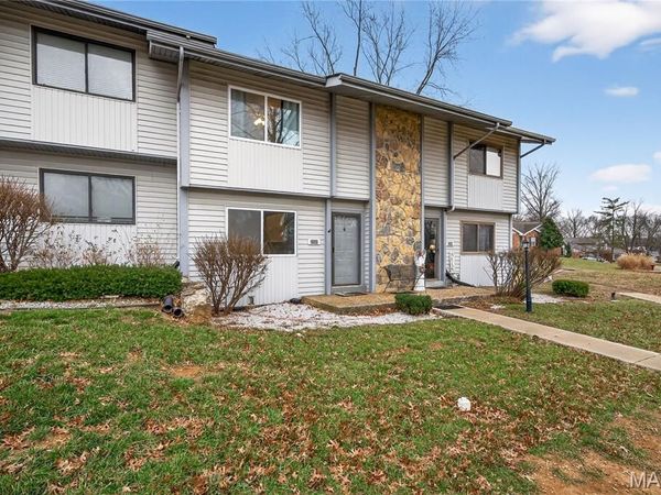 2305 Gascony Drive, Unit 2305, Lake St Louis, MO 63367