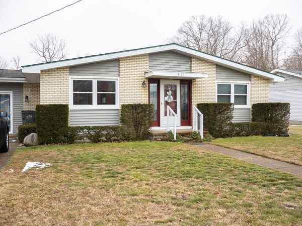 911 W Water Street, New Buffalo, MI 49117