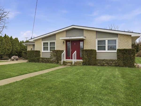 911 W Water Street, New Buffalo, MI 49117