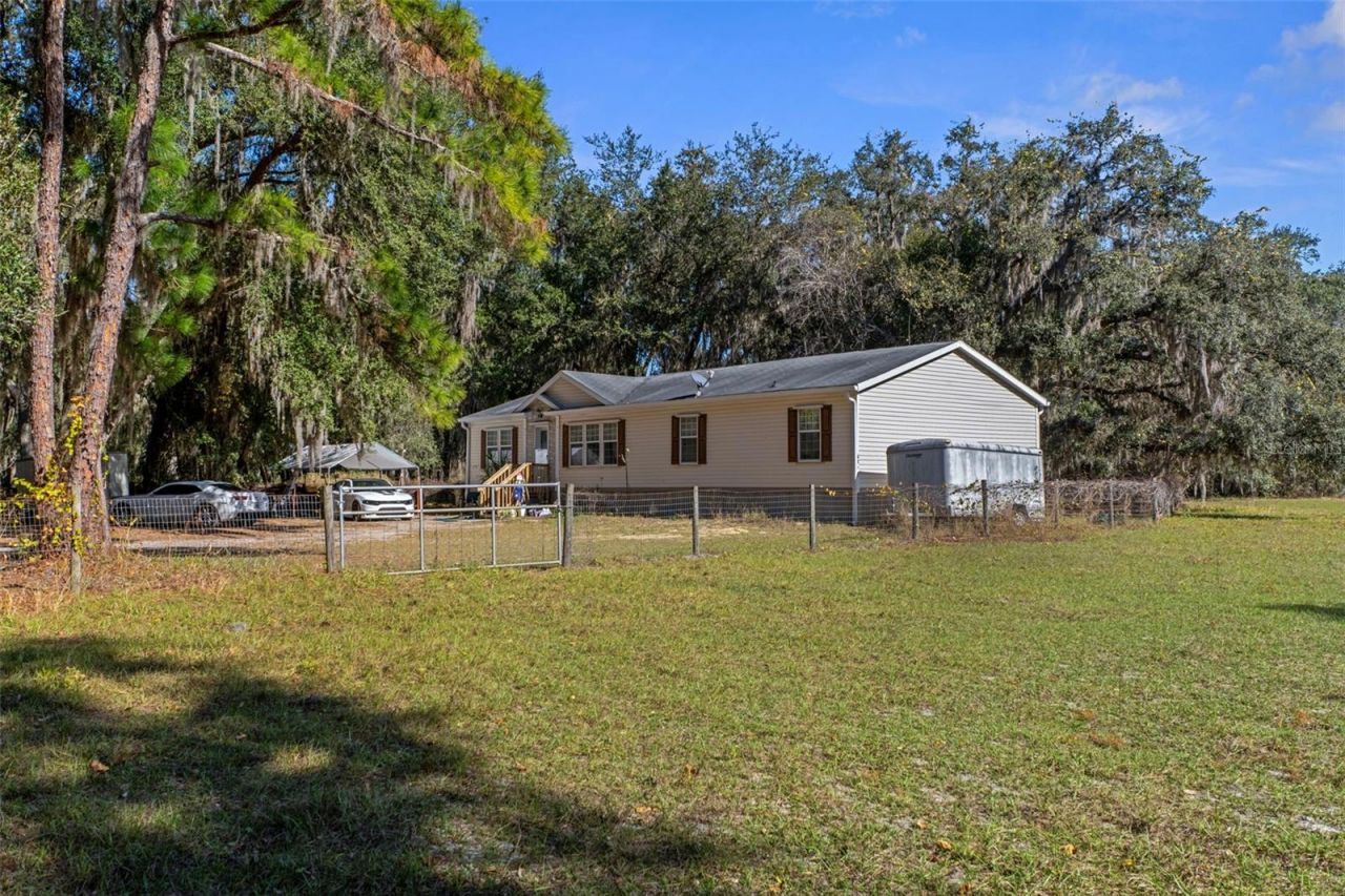 27910 Debbie Road, Okahumpka, FL 34762 Photo