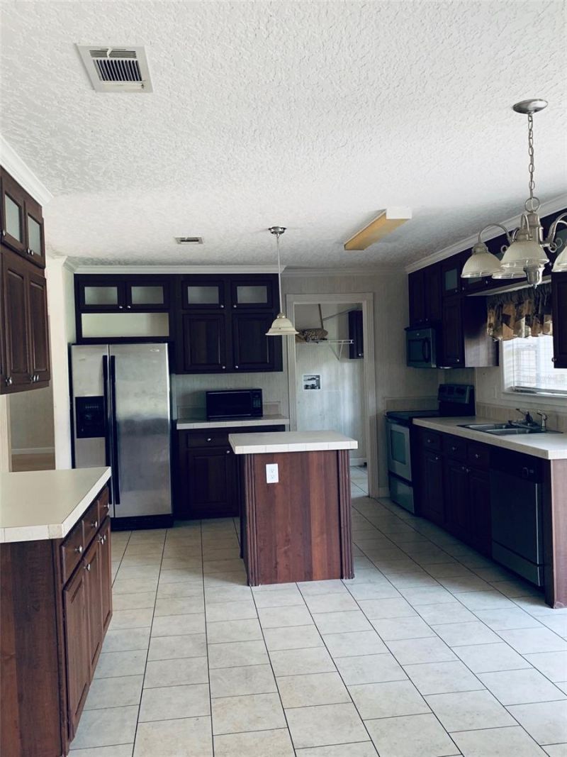 27910 Debbie Road, Okahumpka, FL 34762 Photo