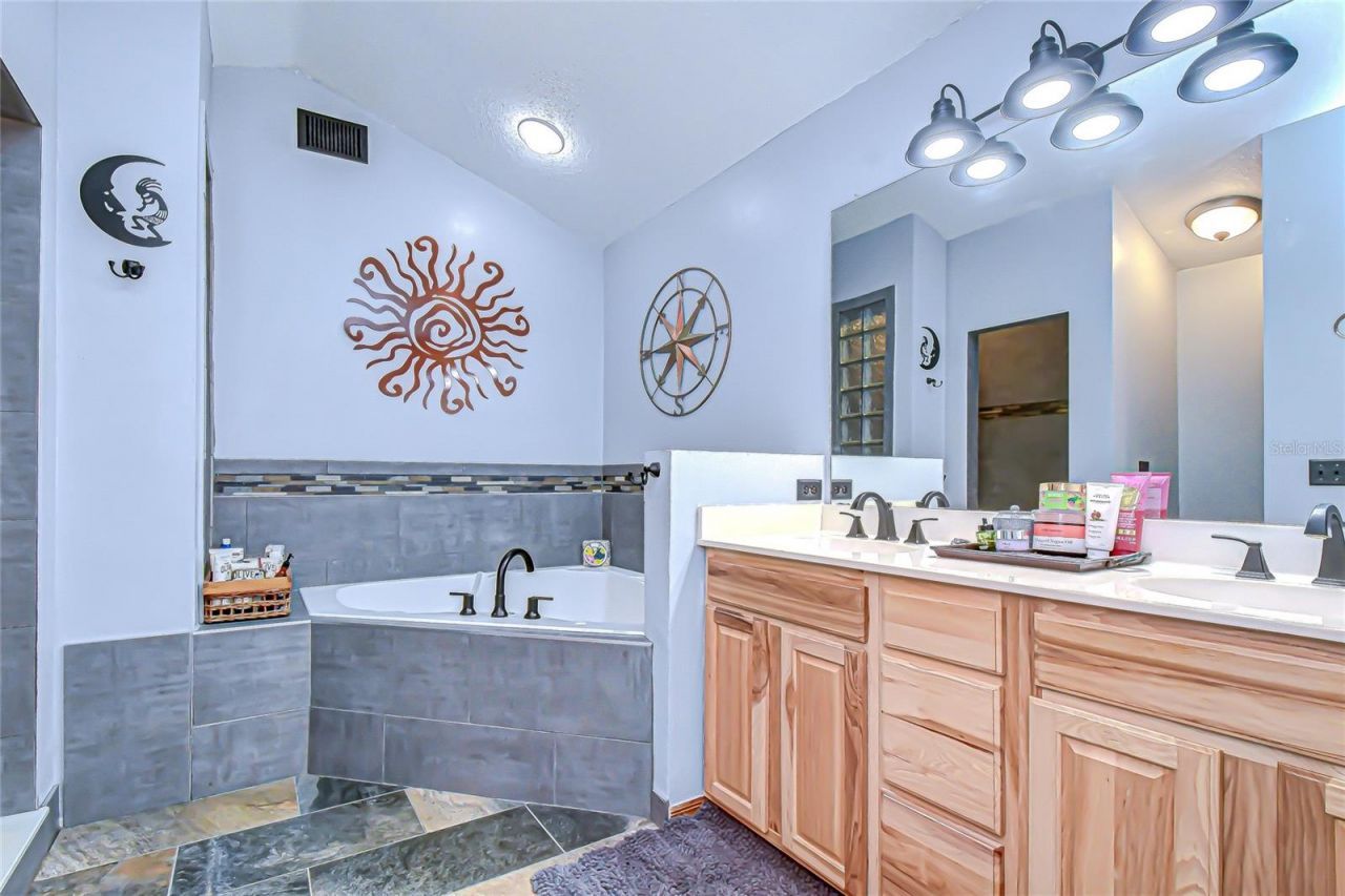 3719 Moores Lake Road, Dover, FL 33527 Photo