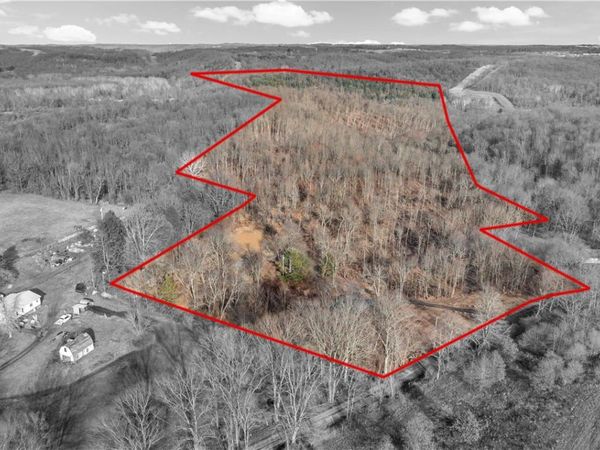 235 Murdocksville Rd, Clinton, PA 15026