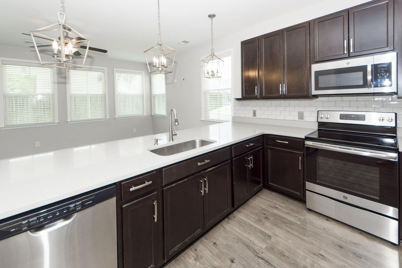 7861 Montview Road Photo 6