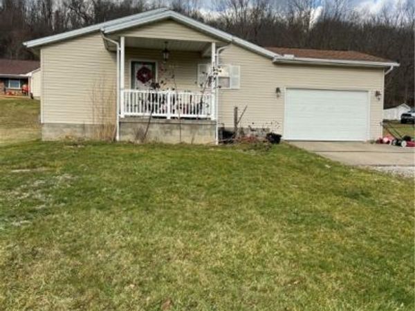 2215 Hilliard Drive, Midvale, OH 44653