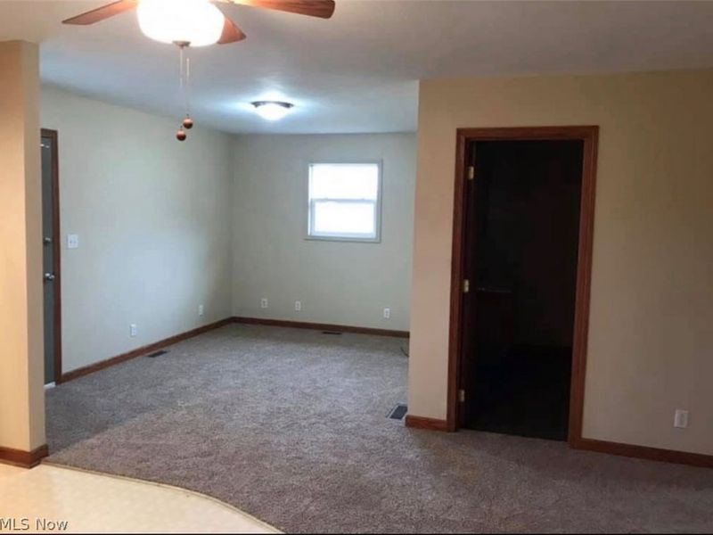 2215 Hilliard Drive, Midvale, OH 44653 Photo 3