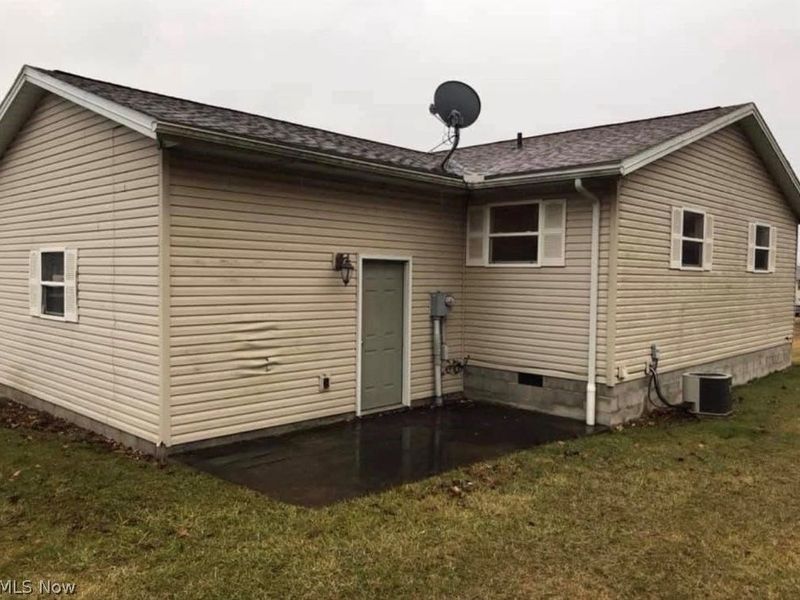 2215 Hilliard Drive, Midvale, OH 44653 Photo 8