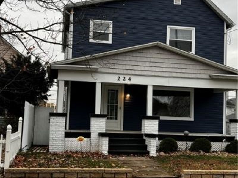 224 7th Street NW, Barberton, OH 44203 Photo 1