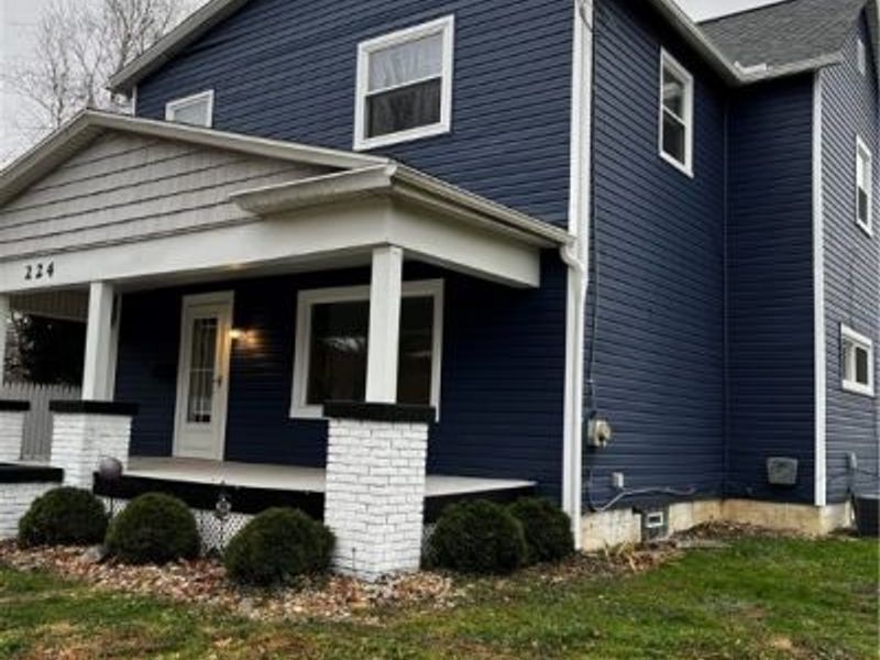 224 7th Street NW, Barberton, OH 44203 Photo 2