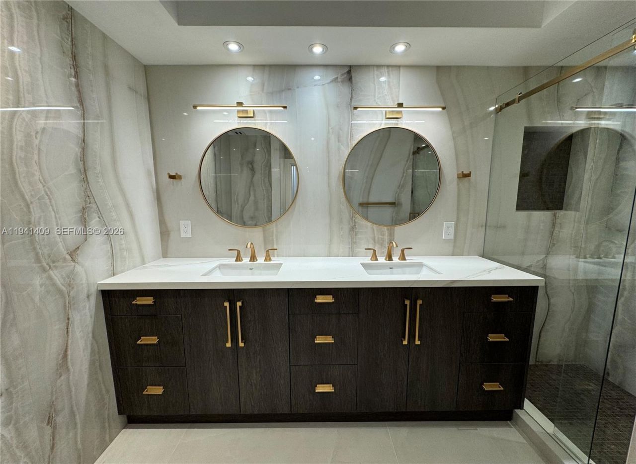 Please Call For Address, Unit 3D, Miami Beach, FL 33140 Photo