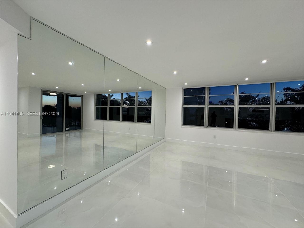 Please Call For Address, Unit 3D, Miami Beach, FL 33140 Photo
