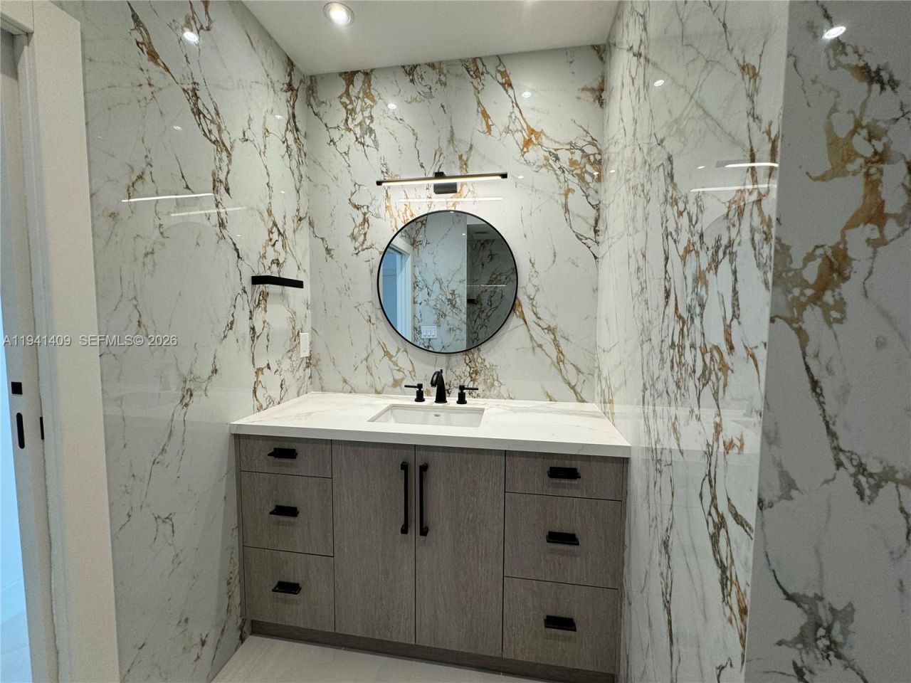 Please Call For Address, Unit 3D, Miami Beach, FL 33140 Photo