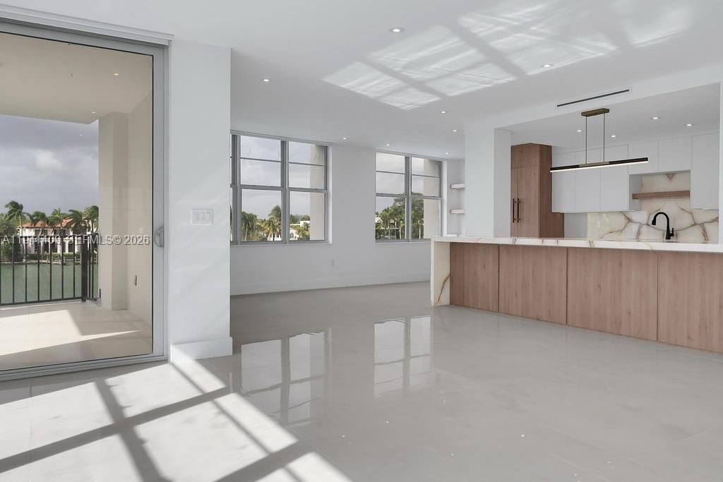 Please Call For Address, Unit 3D, Miami Beach, FL 33140 Photo