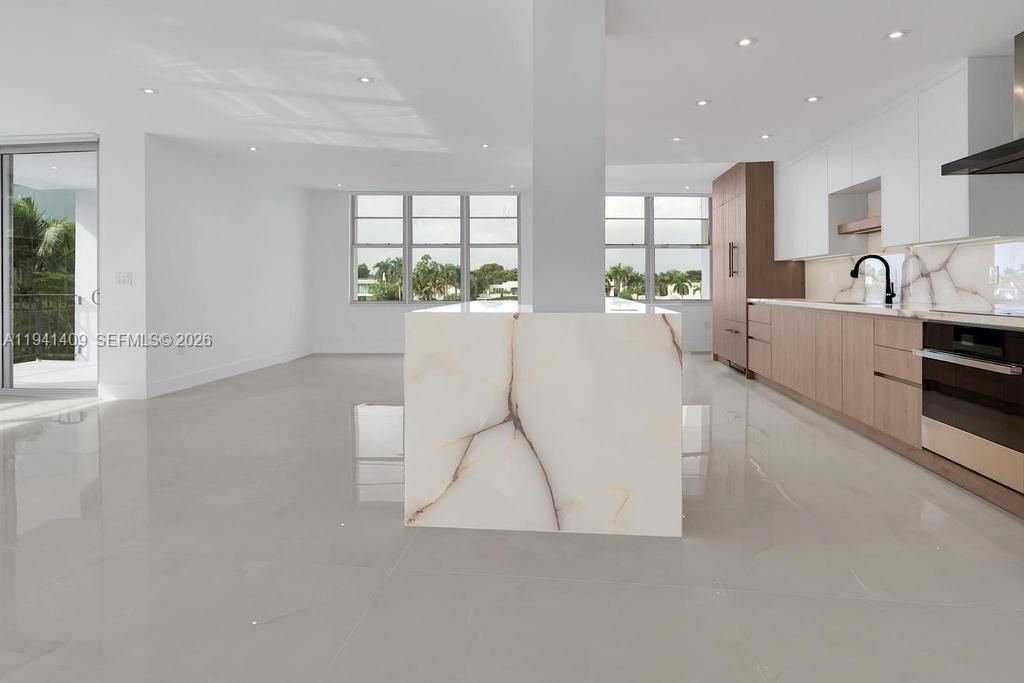Please Call For Address, Unit 3D, Miami Beach, FL 33140 Photo