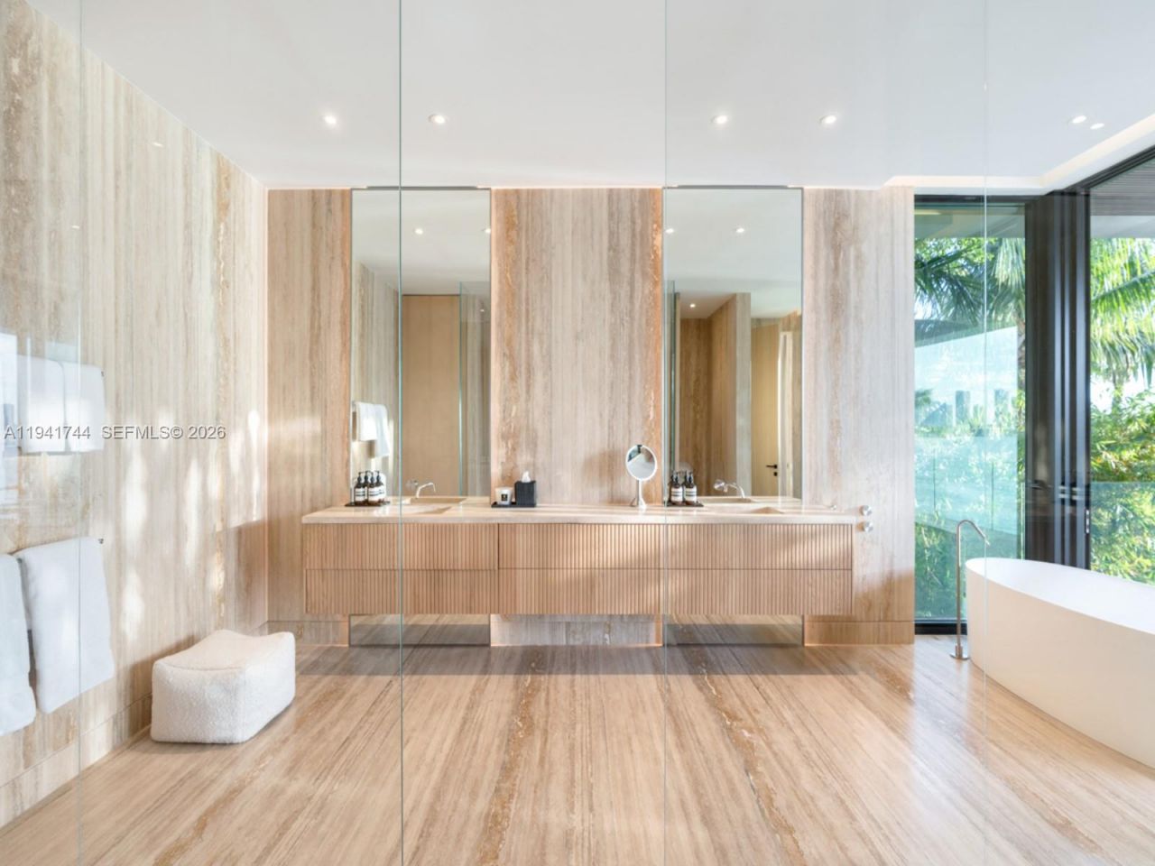 28 W Dilido Dr, Miami Beach, FL 33139 Photo