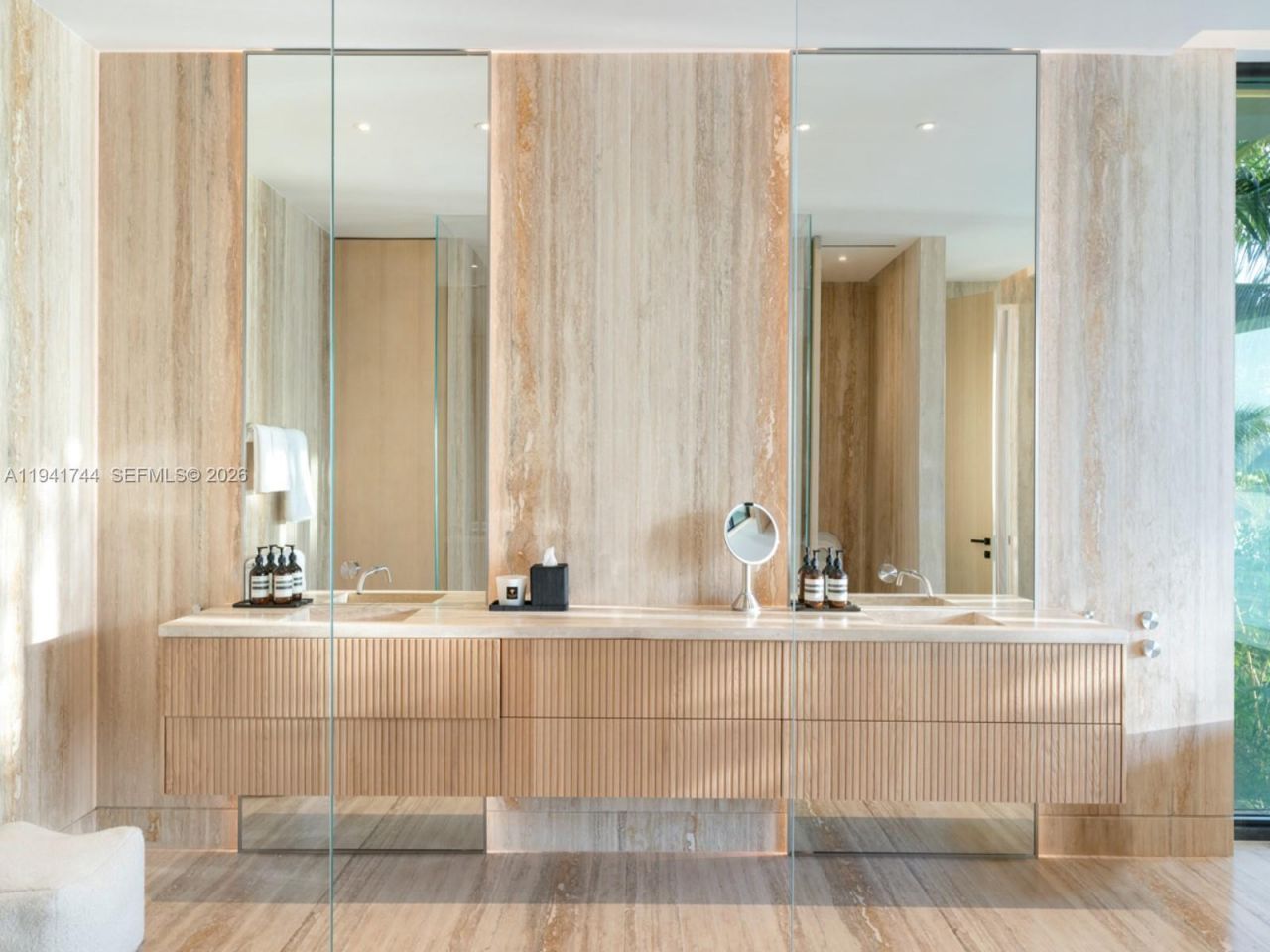 28 W Dilido Dr, Miami Beach, FL 33139 Photo