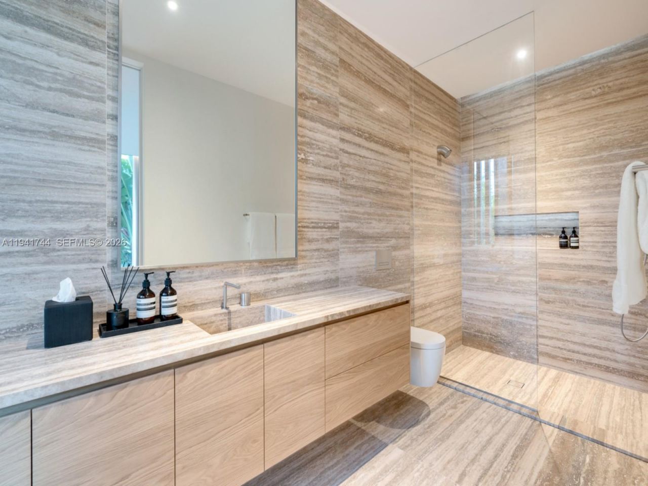 28 W Dilido Dr, Miami Beach, FL 33139 Photo