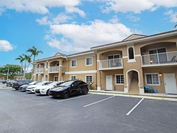 911 Hillcrest Ct, Unit 127, Hollywood, FL 33021