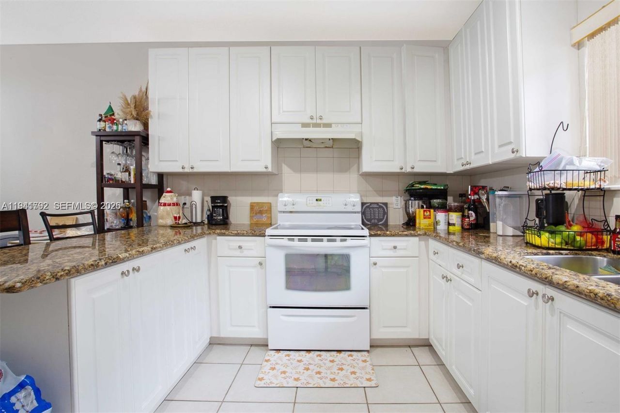 911 Hillcrest Ct, Unit 127, Hollywood, FL 33021 Photo