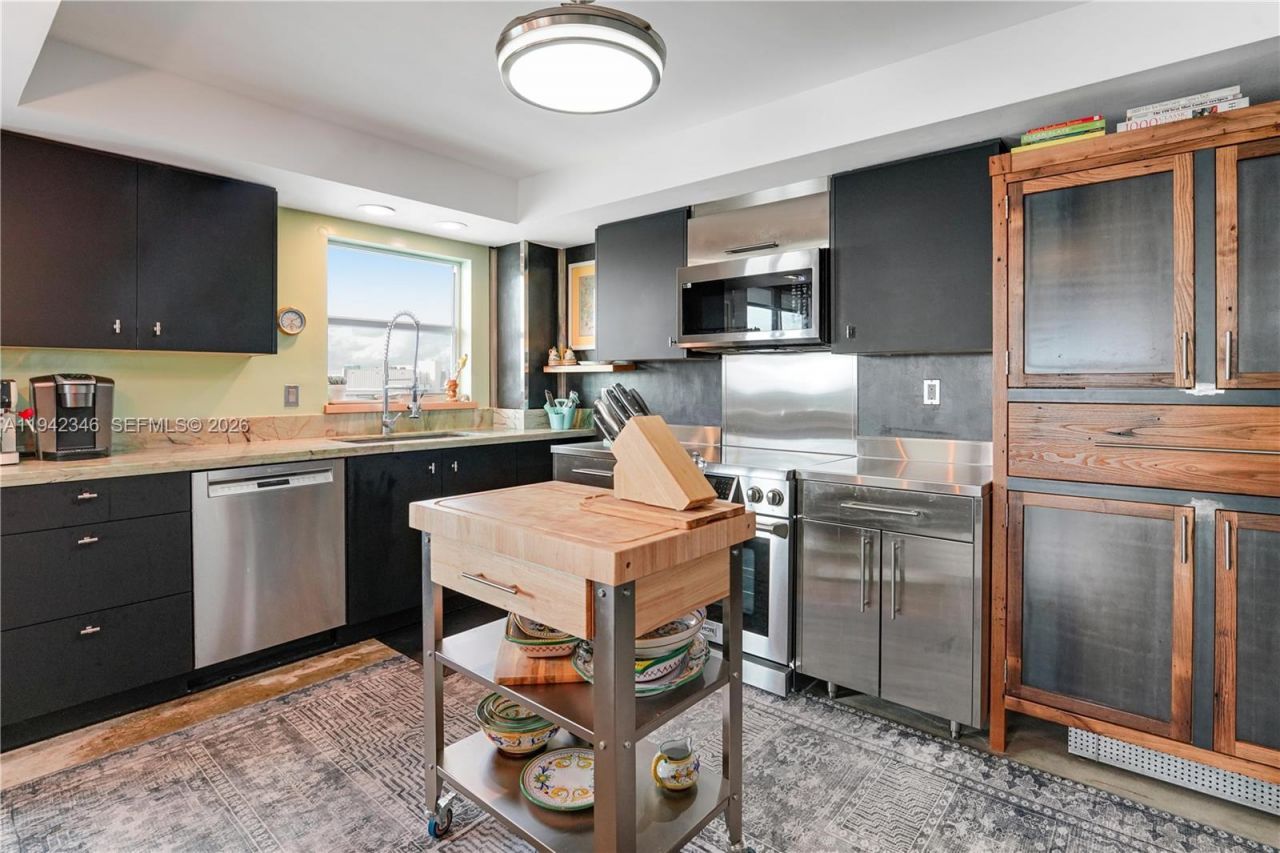 9250 W Bay Harbor Dr, Unit PH-C, Bay Harbor Islands, FL 33154 Photo