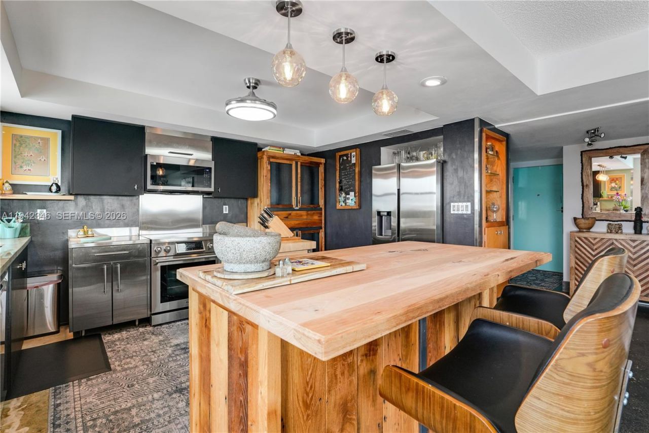 9250 W Bay Harbor Dr, Unit PH-C, Bay Harbor Islands, FL 33154 Photo