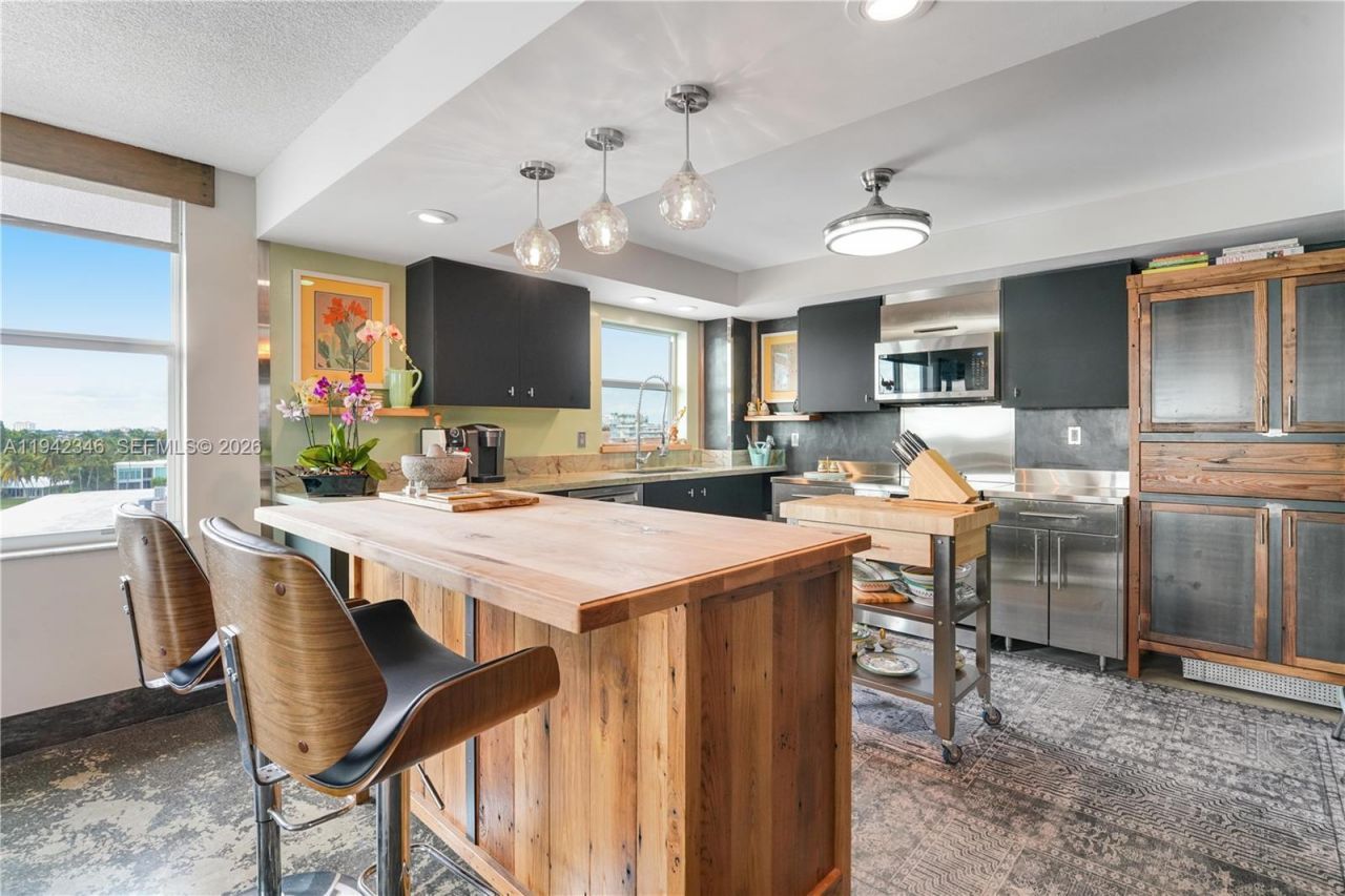 9250 W Bay Harbor Dr, Unit PH-C, Bay Harbor Islands, FL 33154 Photo