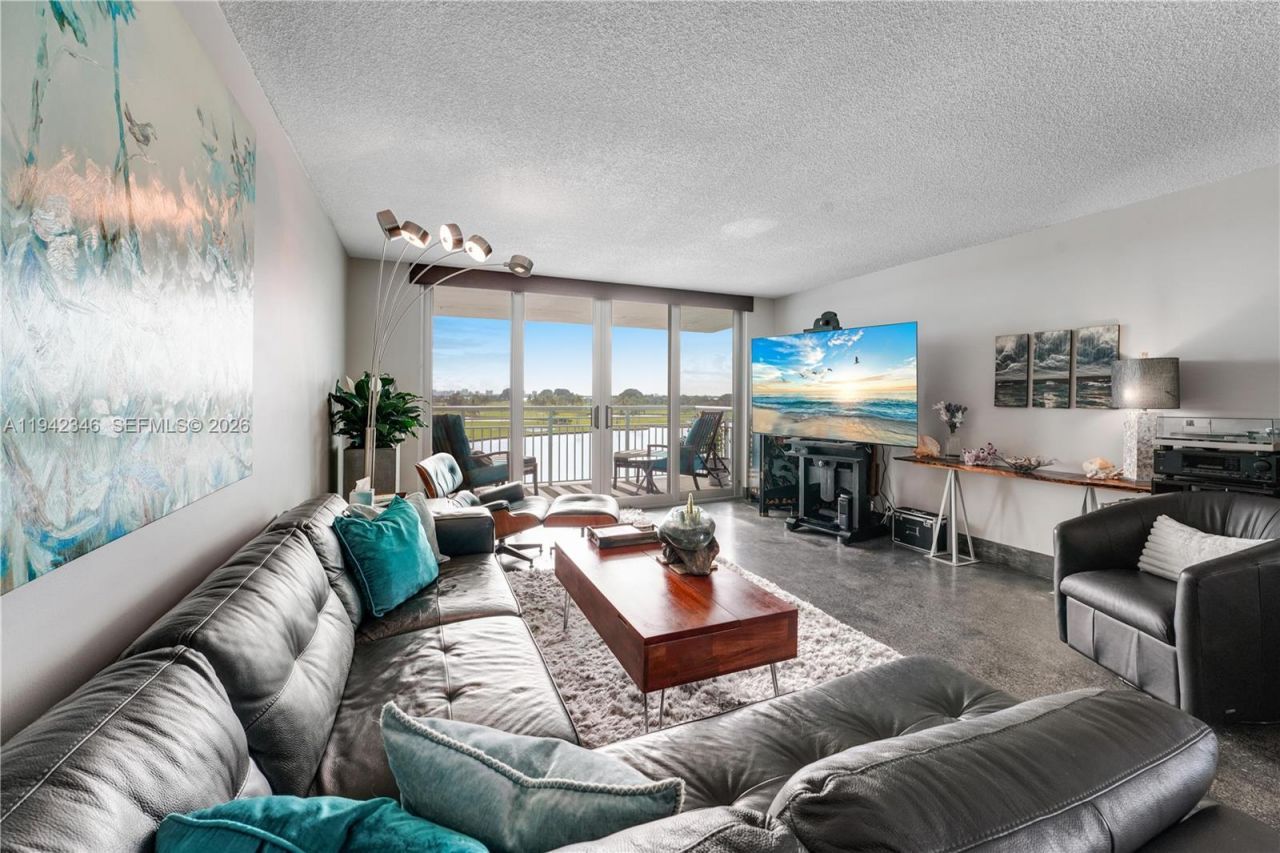9250 W Bay Harbor Dr, Unit PH-C, Bay Harbor Islands, FL 33154 Photo