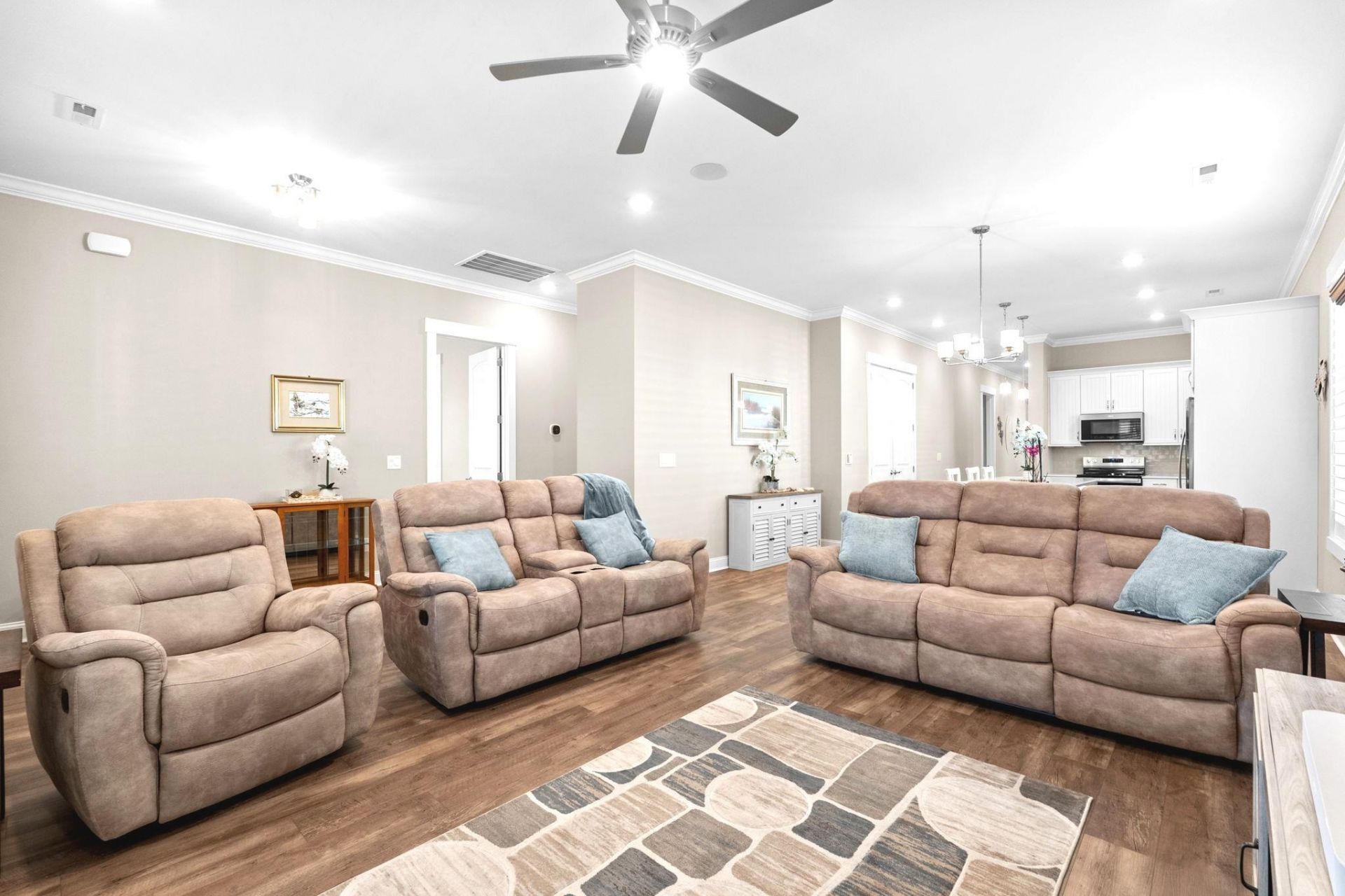 8155 Living Tide Dr. Photo 10