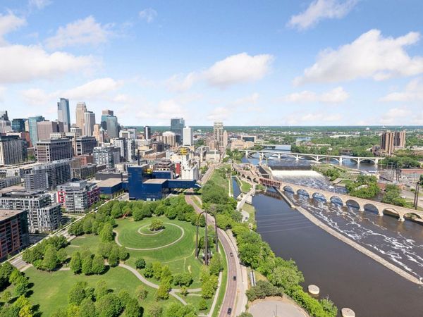 1111 W River Parkway, Unit 33A, Minneapolis, MN 55415