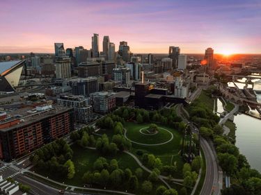 1111 W River Parkway, Unit 33A, Minneapolis, MN 55415