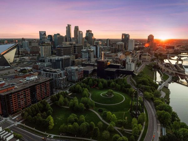 1111 W River Parkway, Unit 33A, Minneapolis, MN 55415