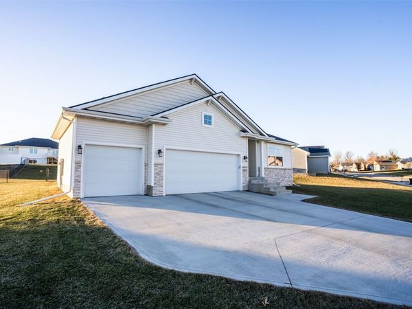 2617 S 8th Street, Marshalltown, IA 50158