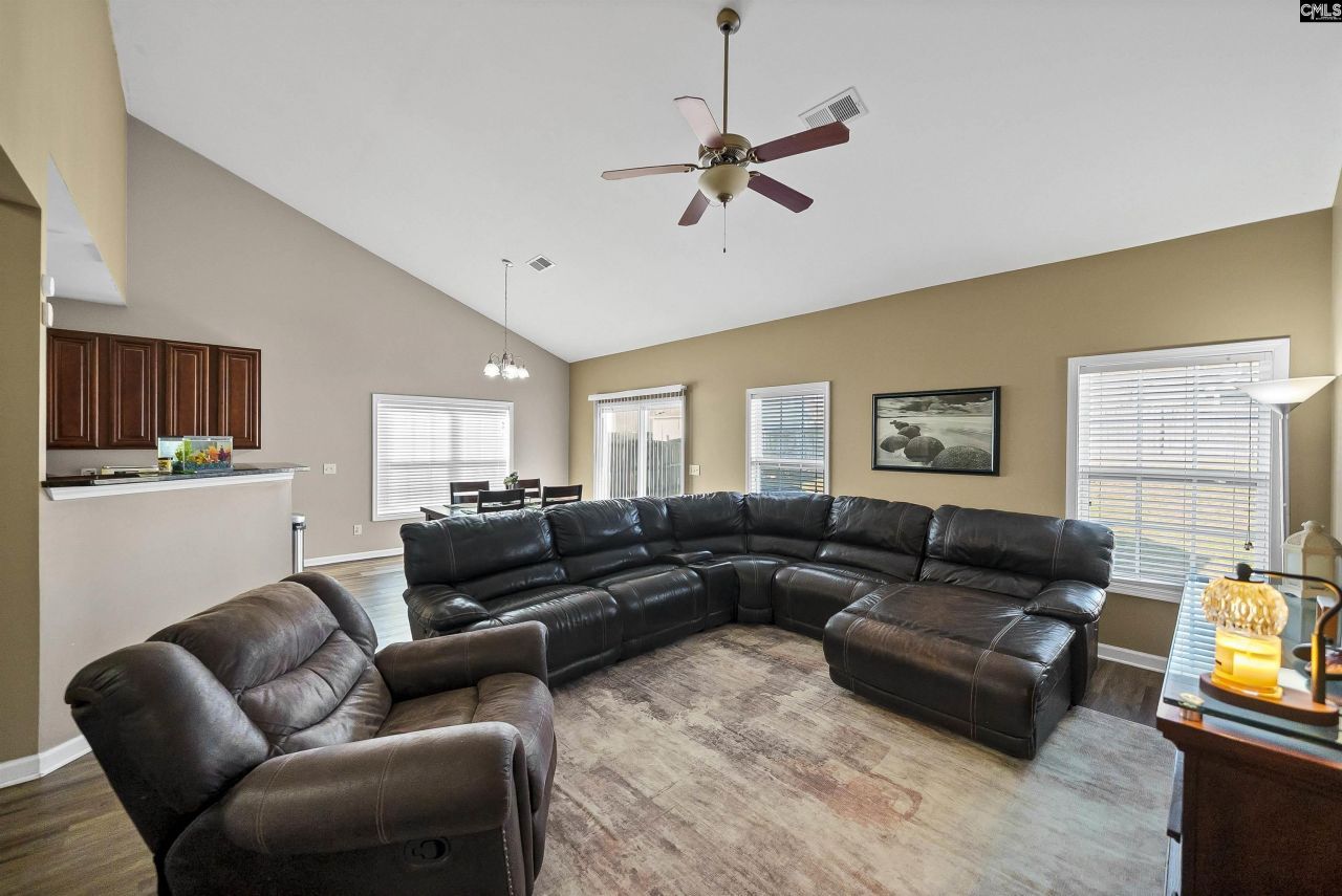 203 Pegonia Lane Photo 11