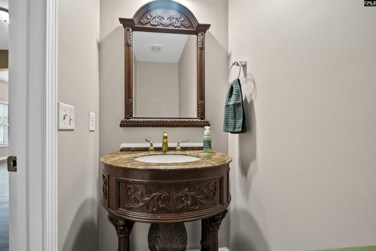 203 Pegonia Lane Photo 8